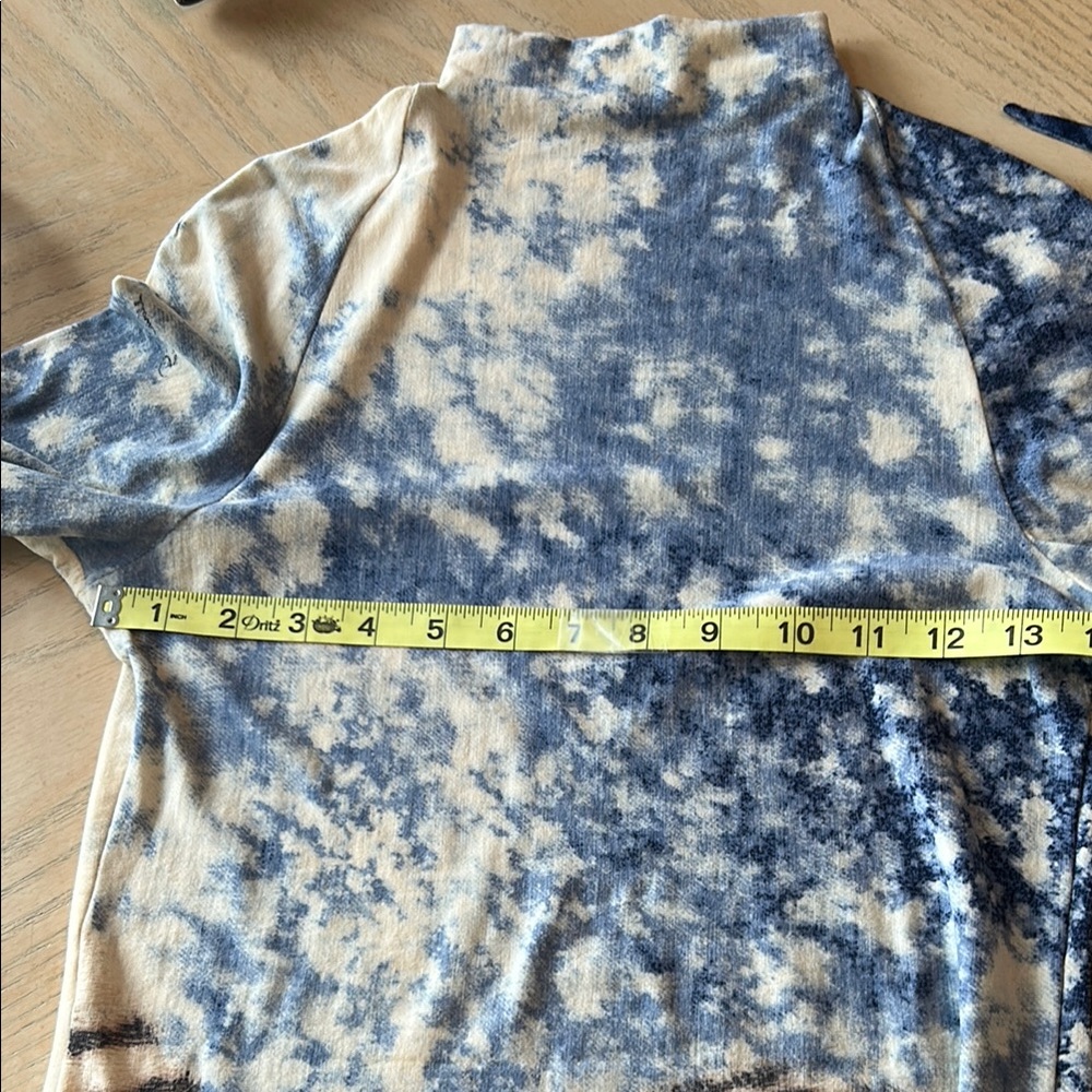 Roberto Cavalli, vintage Stylish Blue and Cream Women's Top - Picture 8 of 15